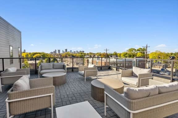 Stylish 1BR with rooftop access near Franklin Park - Image 3